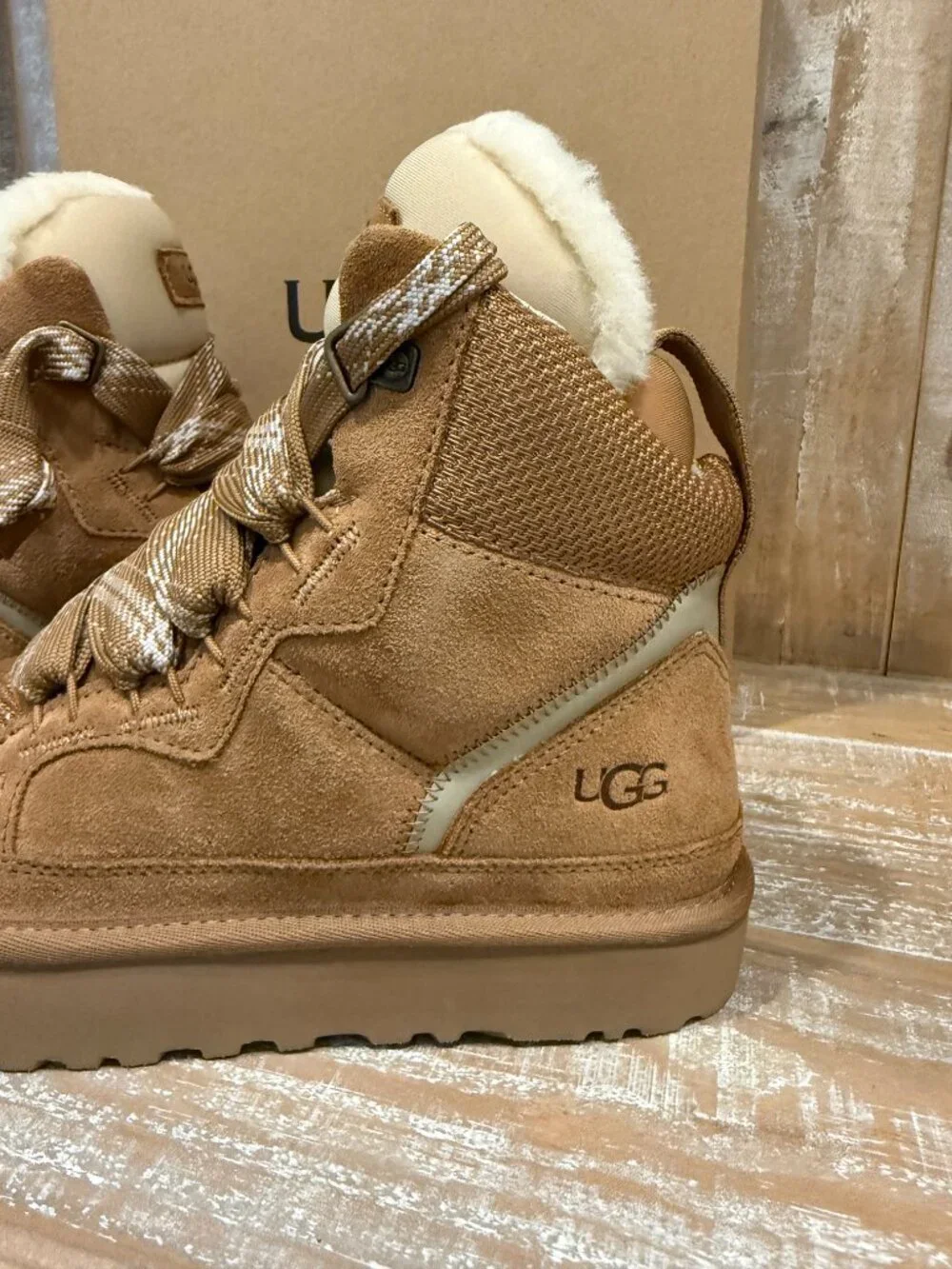 UGG Highmel Women's 8 High Top Hybrid Sneaker Boots Outdoor Warm Chestnut New